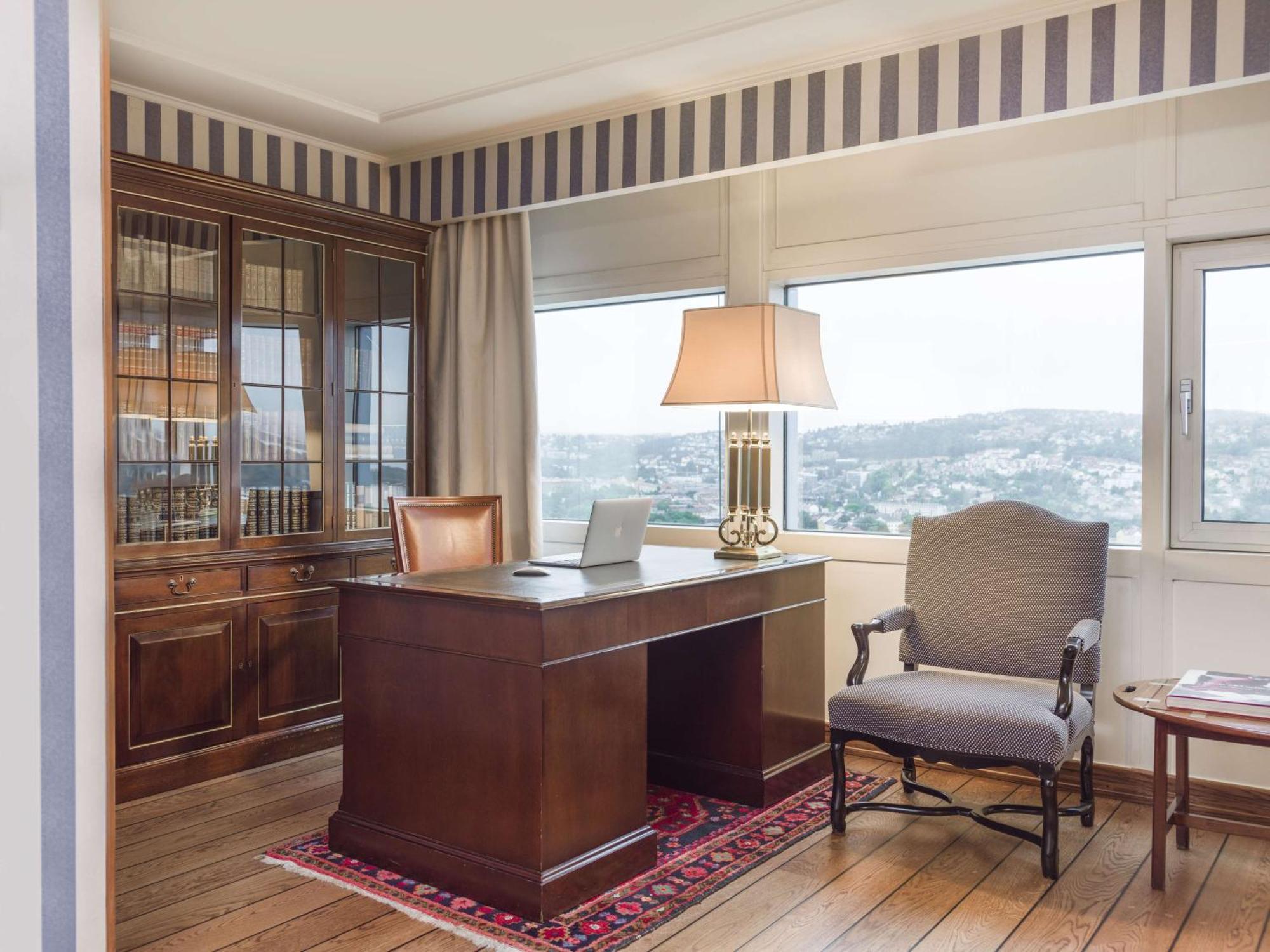 Hotell Radisson Blu Plaza Hotel, 4*